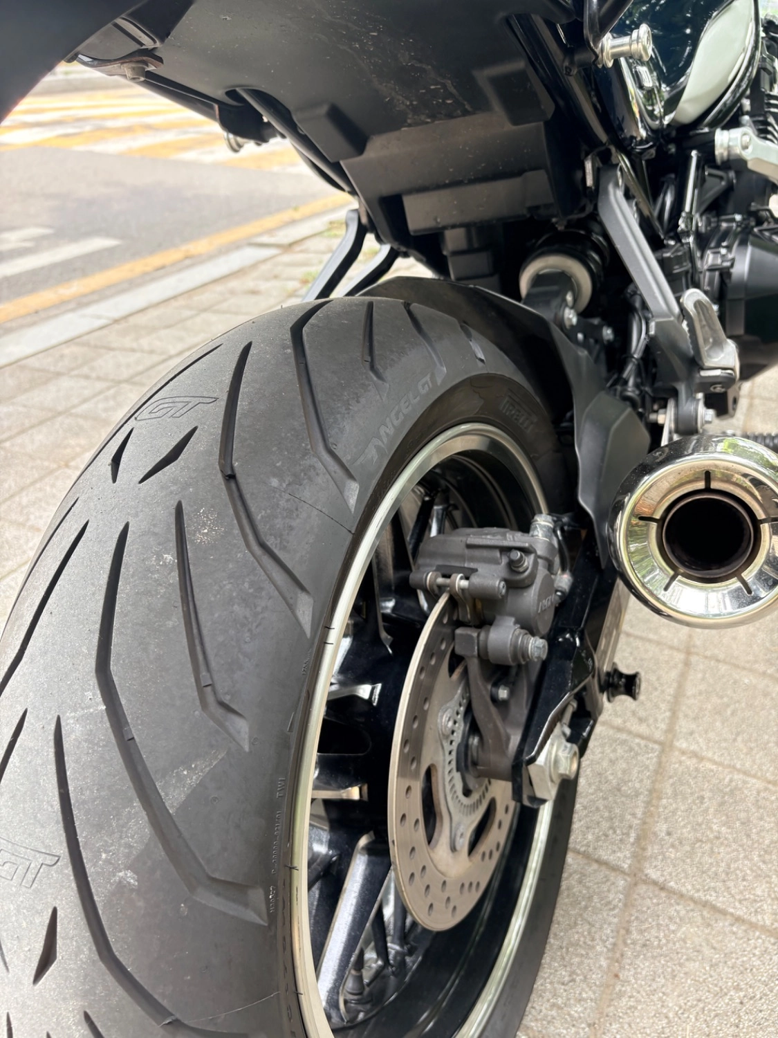 가와사키 Z 900 RS 2023 블랙 사진 6