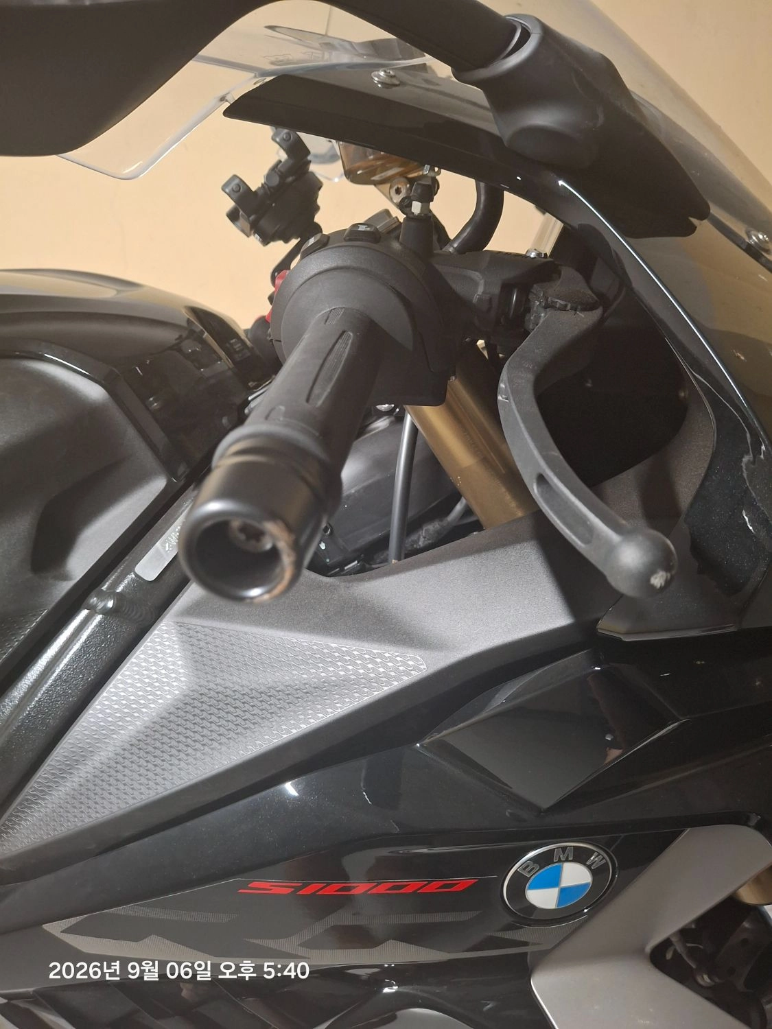 BMW S 1000 RR 2025 2025 베이지 사진 6