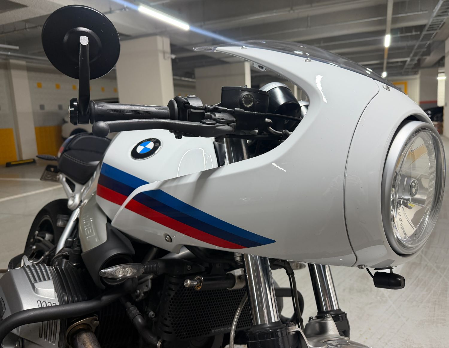 BMW R nine T 레이서 2019 화이트 사진 5