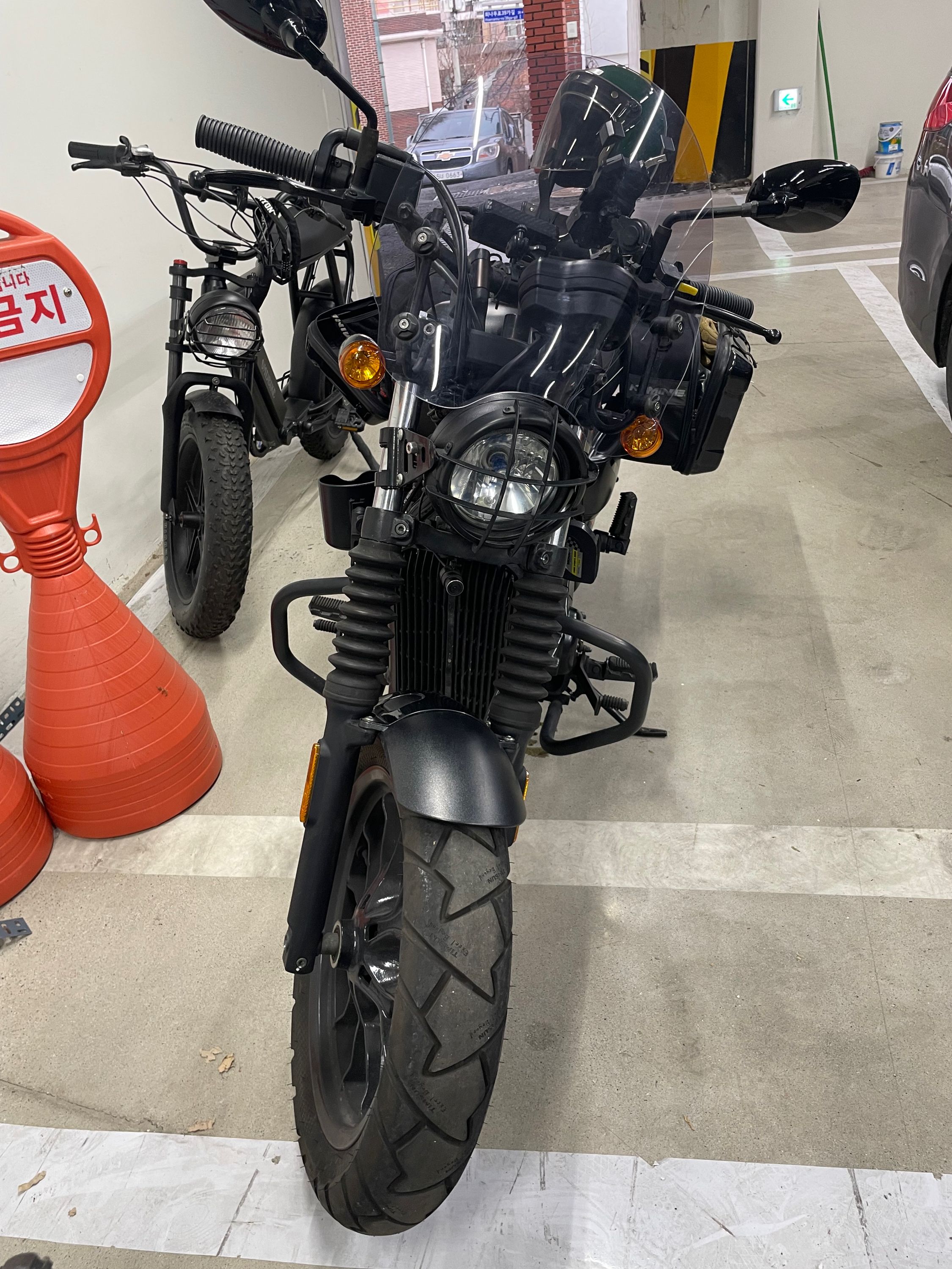 KR모터스 아퀼라 300 S more