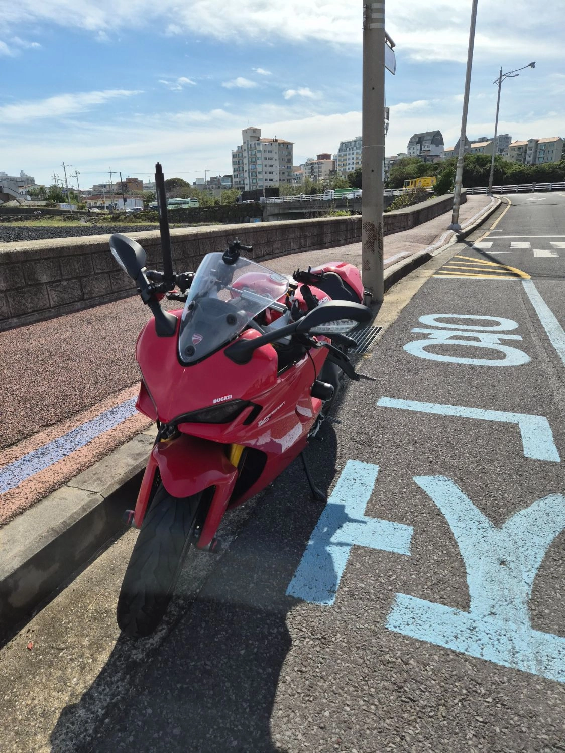 두카티 슈퍼스포츠 950 S 2023 레드 사진 5