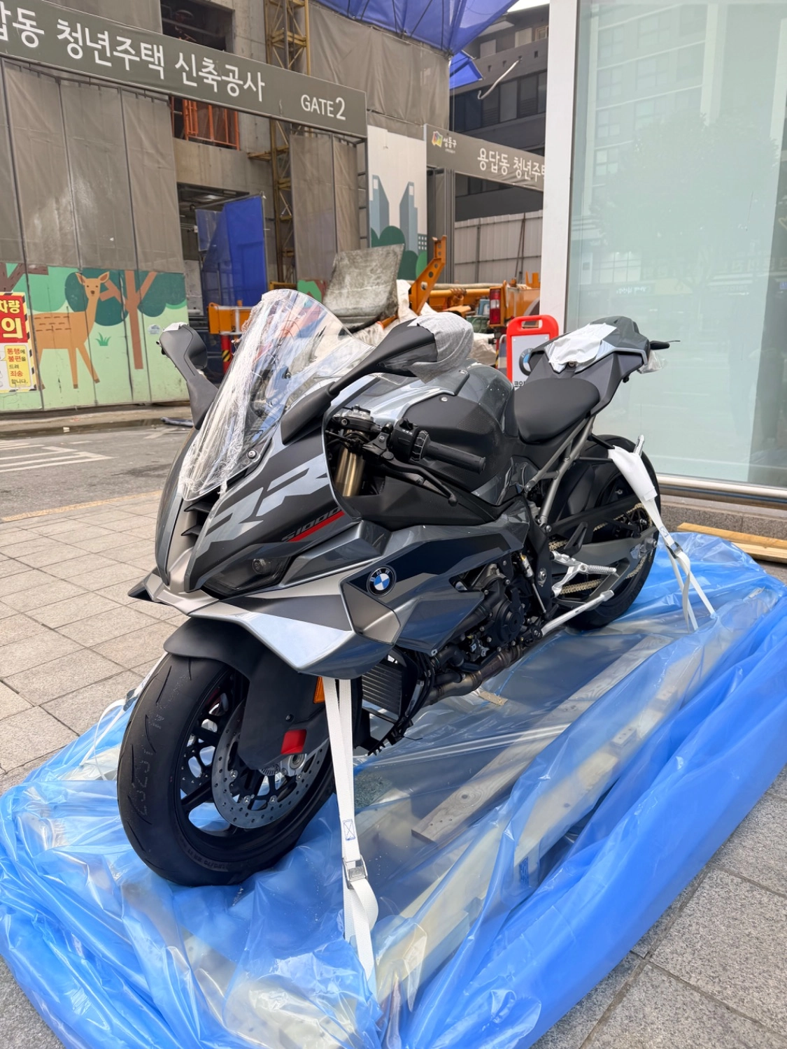 BMW S 1000 RR 2025 블랙 사진 1
