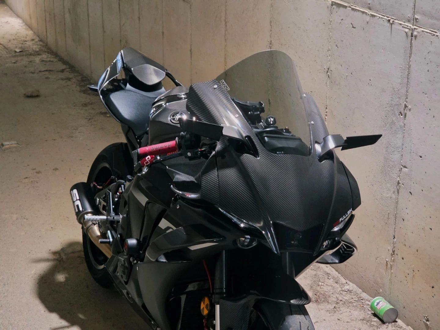 야마하 YZF R1 2024 블랙 사진 6