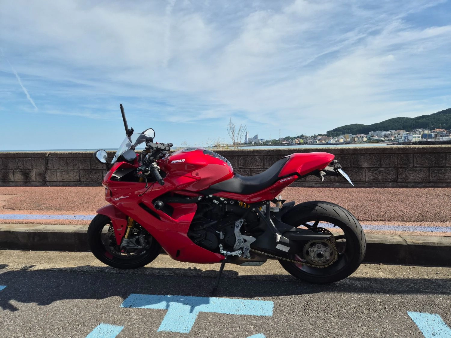 두카티 슈퍼스포츠 950 S 2023 레드 사진 4