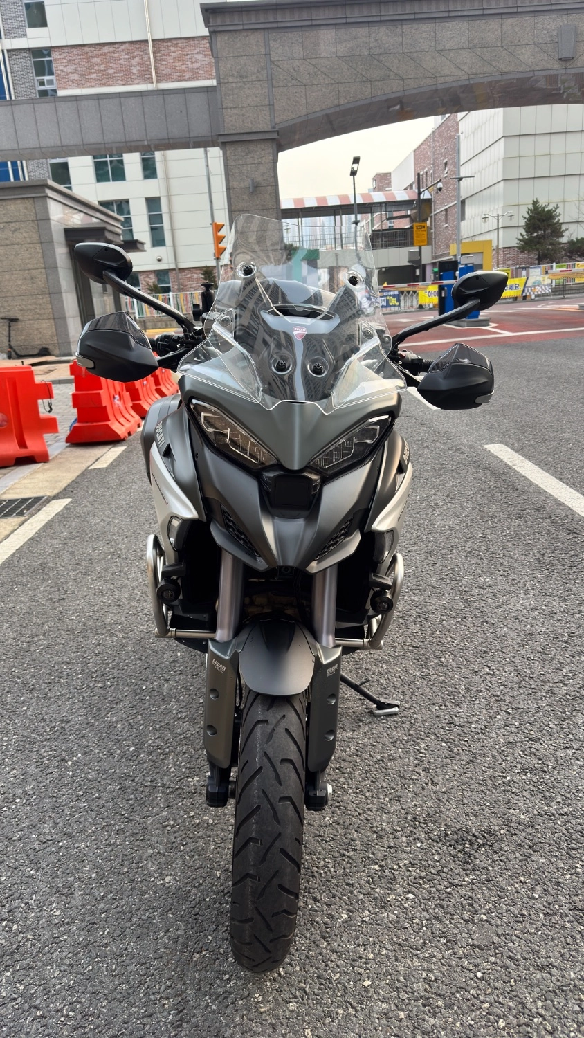 두카티 멀티스트라다 V4 S 2022 화이트 사진 7