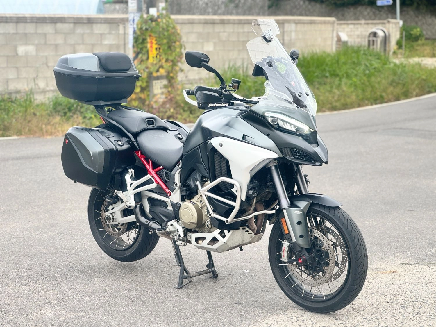 두카티 멀티스트라다 V4 S 2021 화이트 사진 1