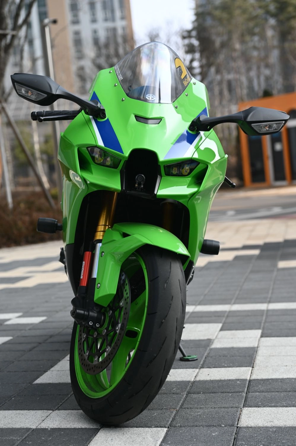 가와사키 닌자 ZX 10 R 2024 그린 사진 3