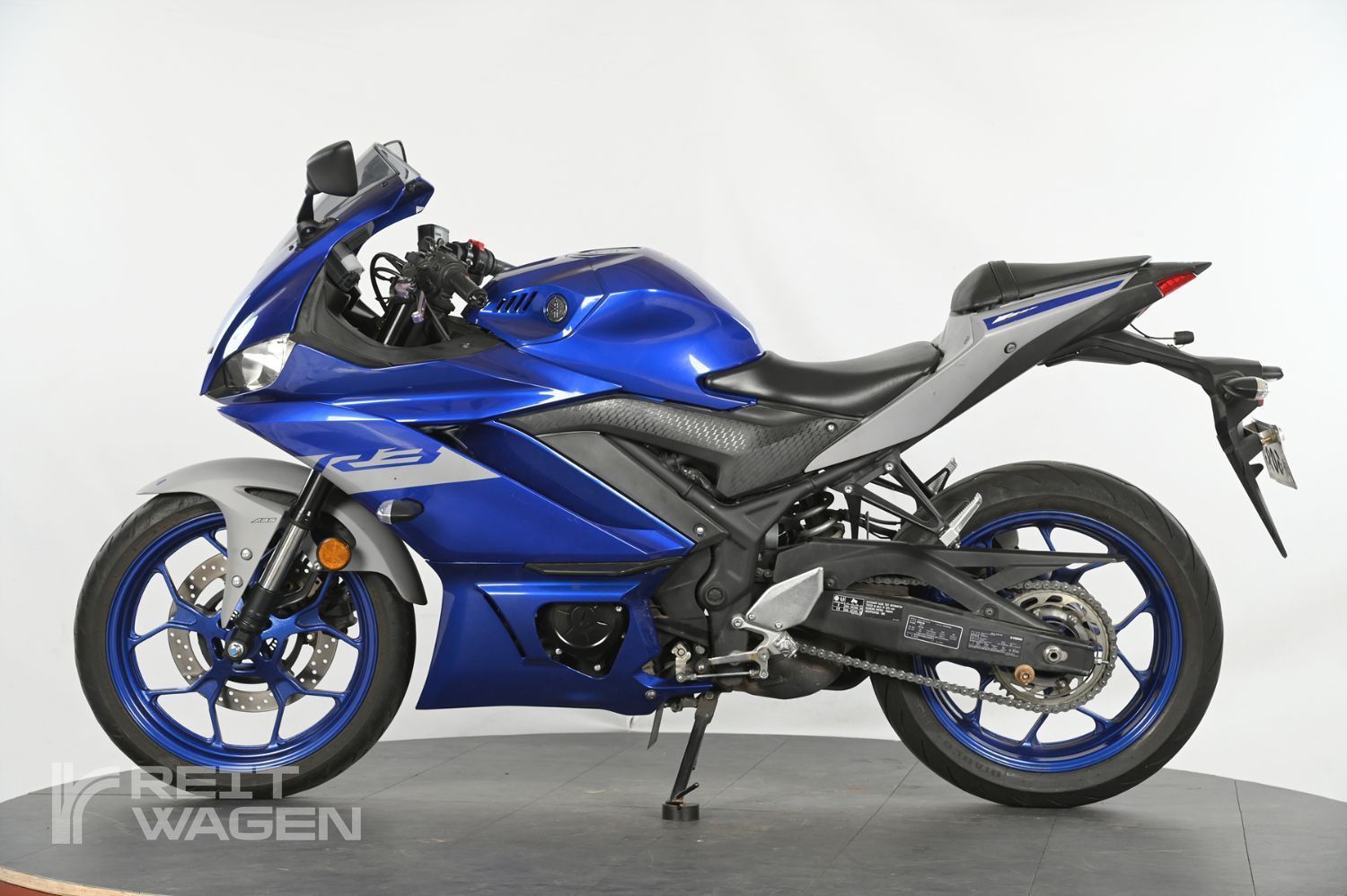 야마하 YZF R3 thumb 2