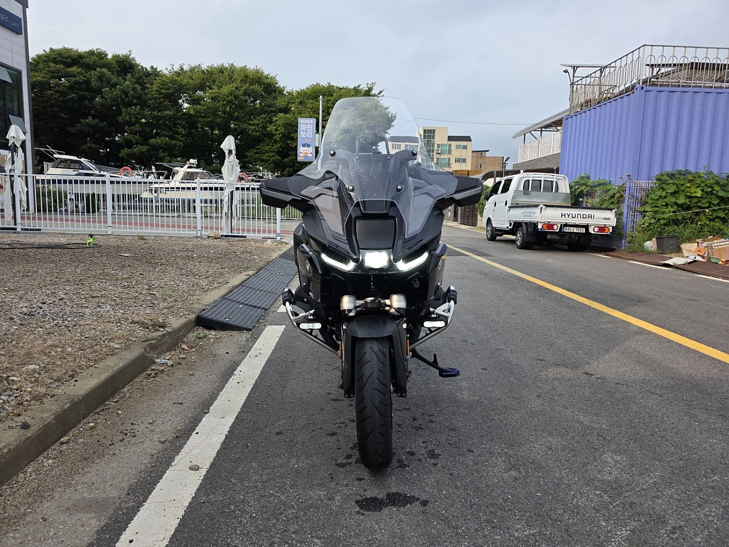BMW R 1300 RT 2026 블랙 사진 1