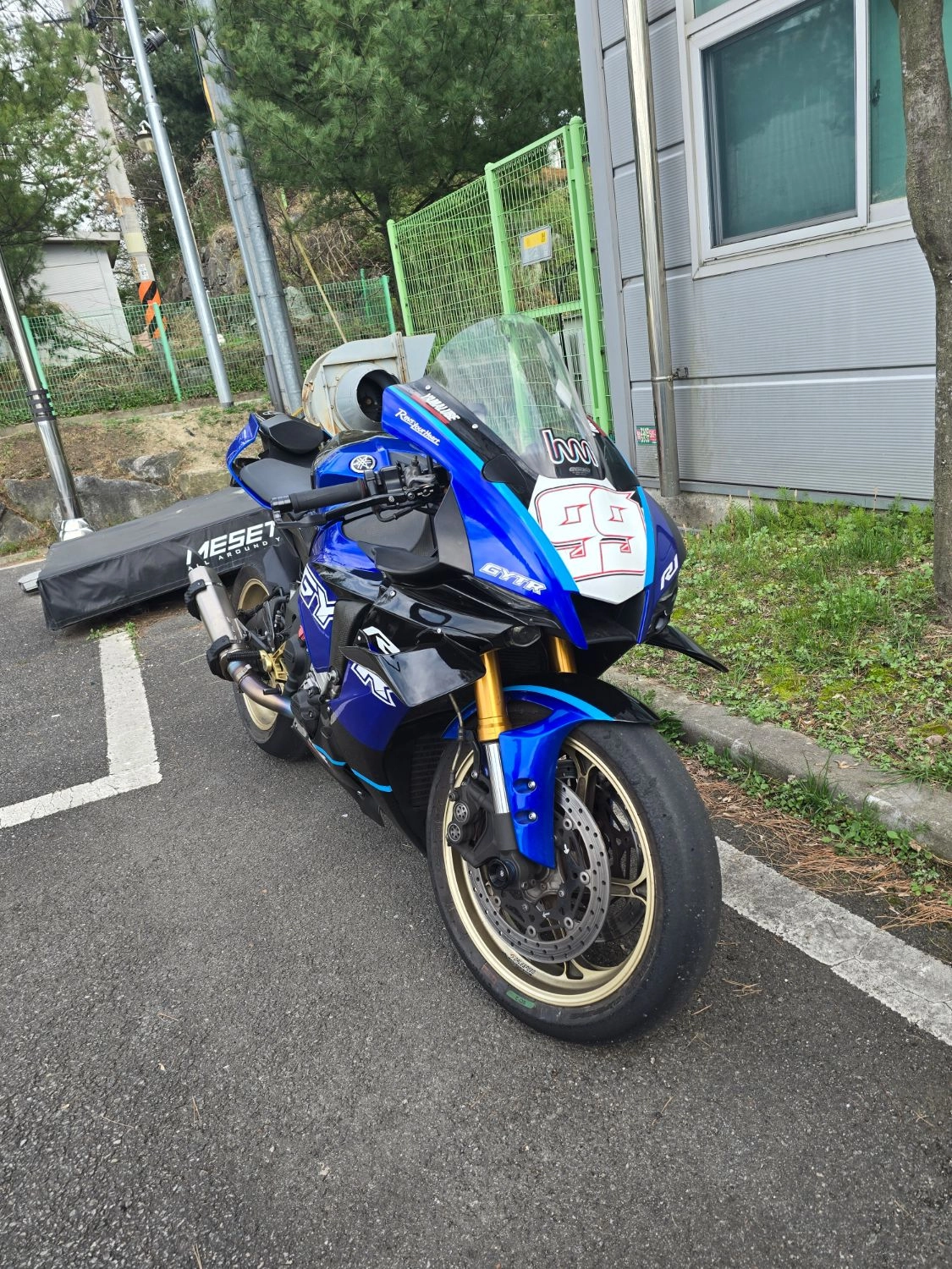 야마하 YZF R1 2017 블루 사진 2