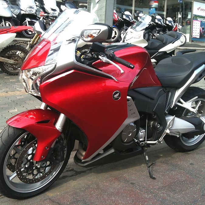 혼다 VFR 1200 F 2012 버건디 사진 3