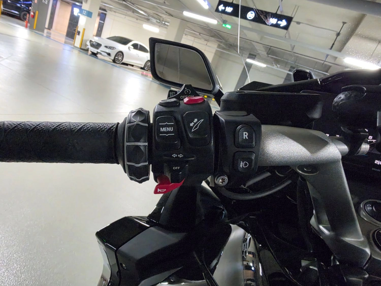 BMW K 1600 GTL 2024 블랙 사진 6