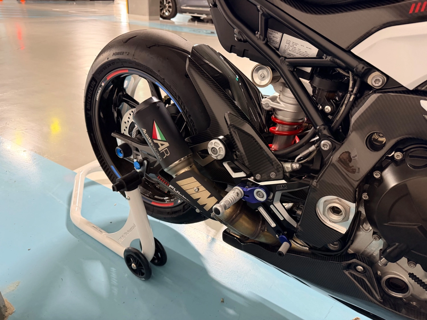 BMW S 1000 RR 2024 블랙 사진 7