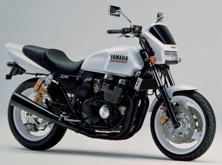 ’96 XJR400R II｜1990年代後半のネイキッド進化論！ZRX・CB400SF Version R・インパルスSが追求した「スポーツ」の極致【400ccバイクの歴史】