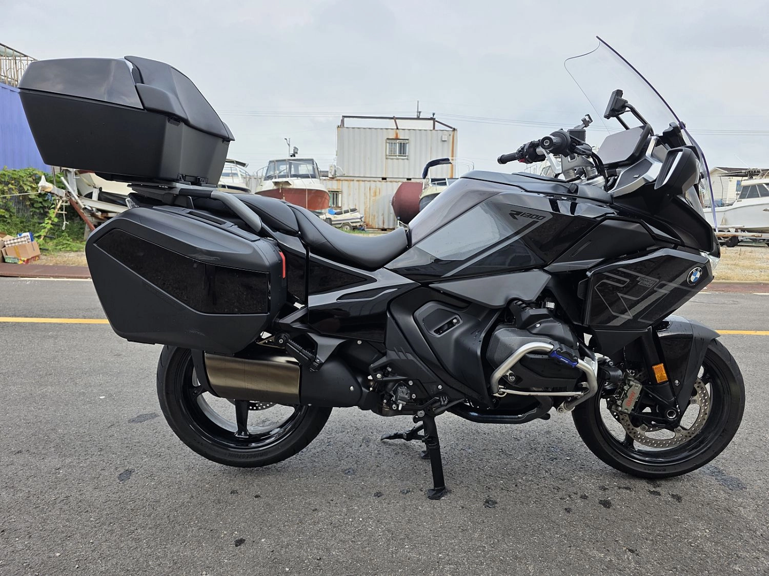 BMW R 1300 RT 2026 블랙 사진 2