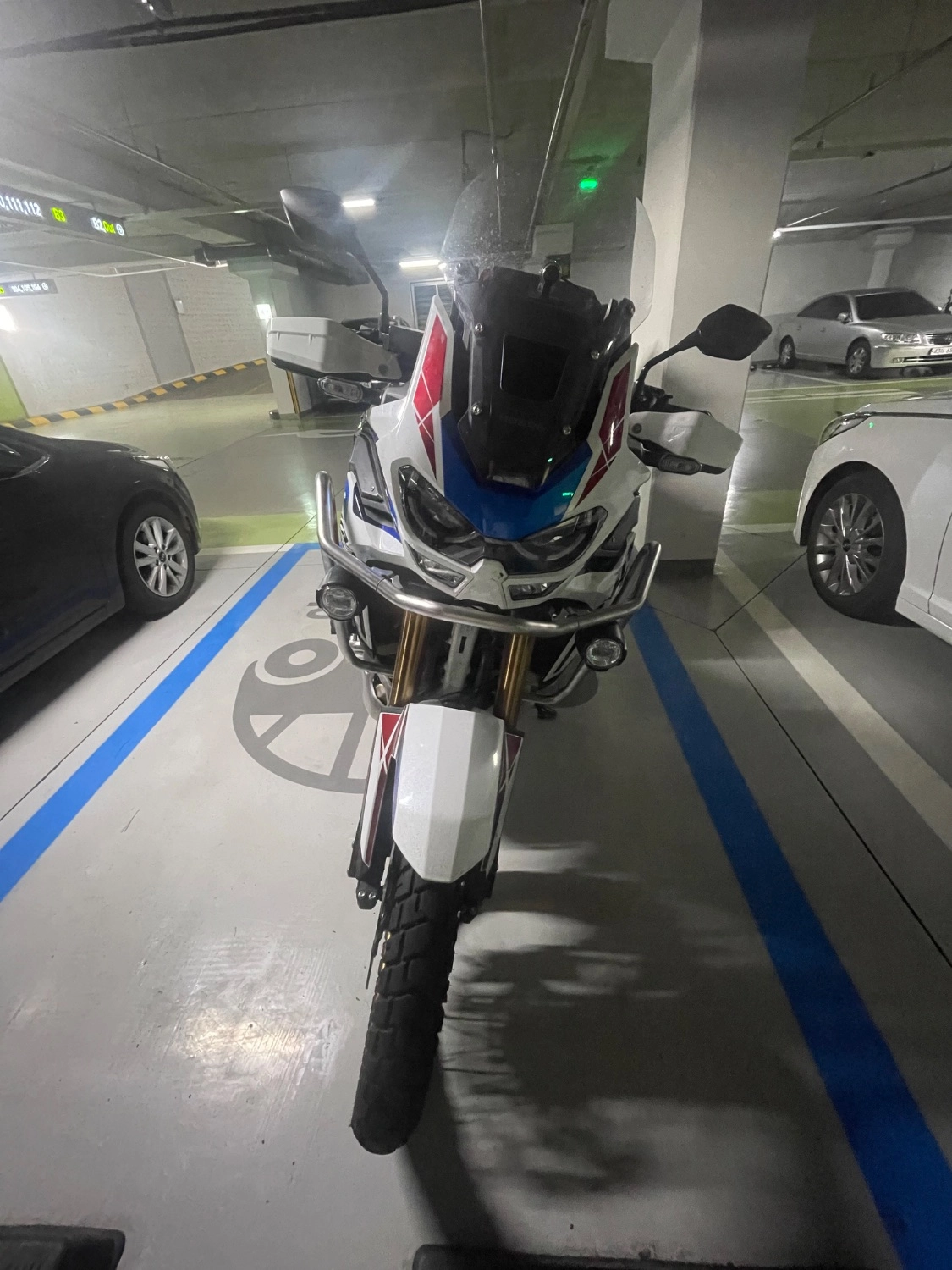 혼다 아프리카 트윈 CRF 1100 L 어드벤처 스포츠 ES DCT 2023 화이트