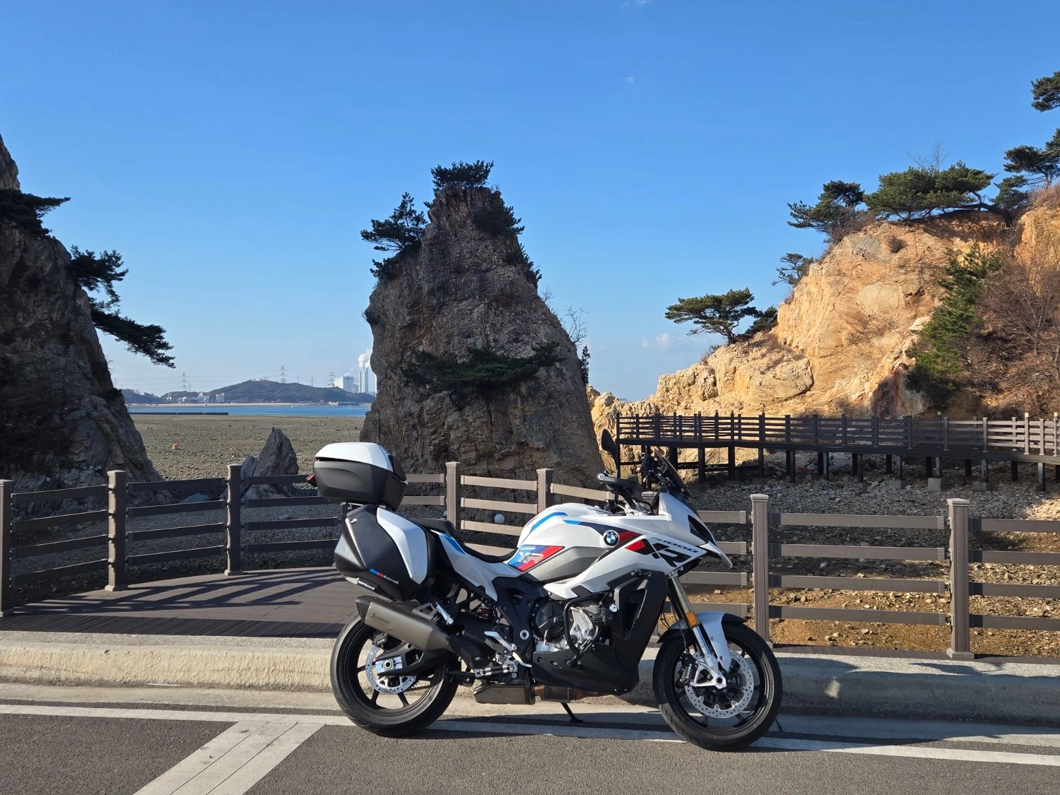 BMW S 1000 XR 2025 화이트 사진 8