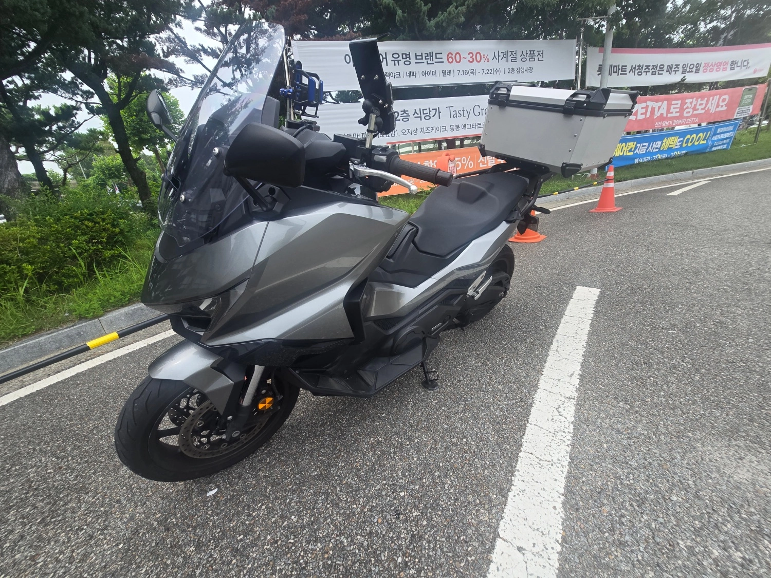 혼다 포르자 750 2025 블랙 사진 1