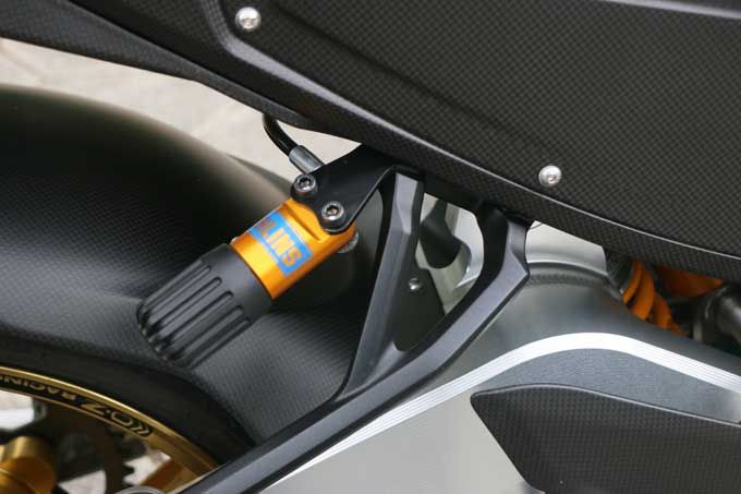 【ビモータ KB4RC 試乗記】カワサキ製4気筒エンジンを搭載したイタリア生まれのモダンカフェレーサー 18画像