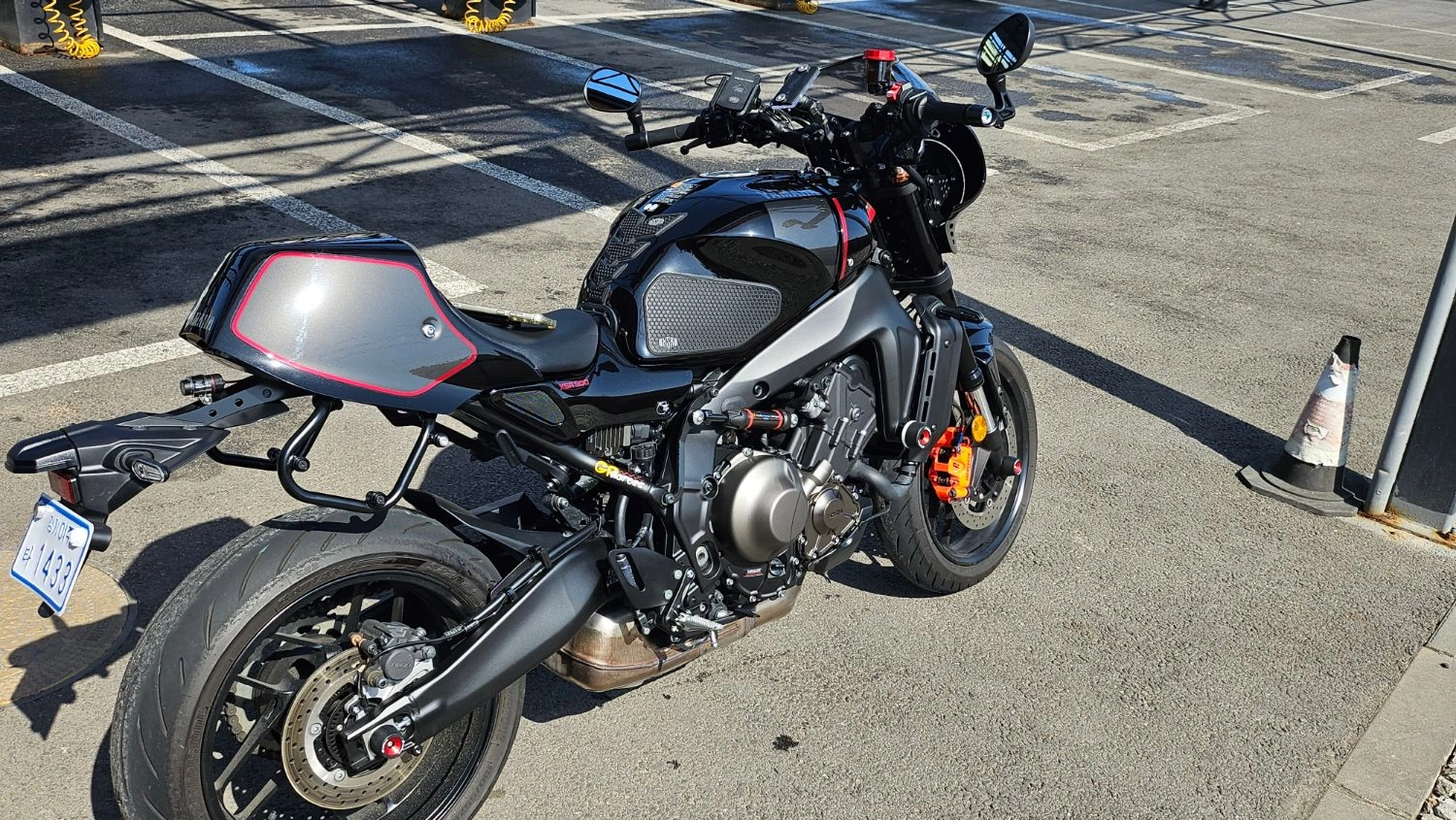 야마하 XSR 900 2022 네이비 사진 4