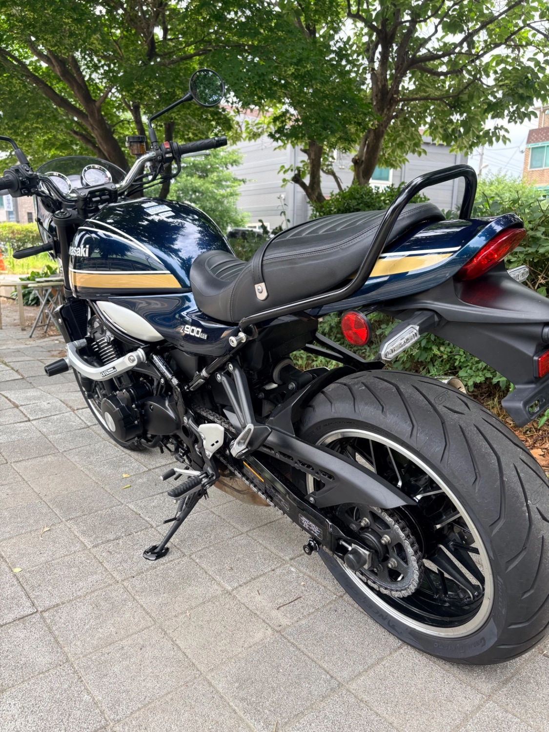 가와사키 Z 900 RS 2023 블랙 사진 4