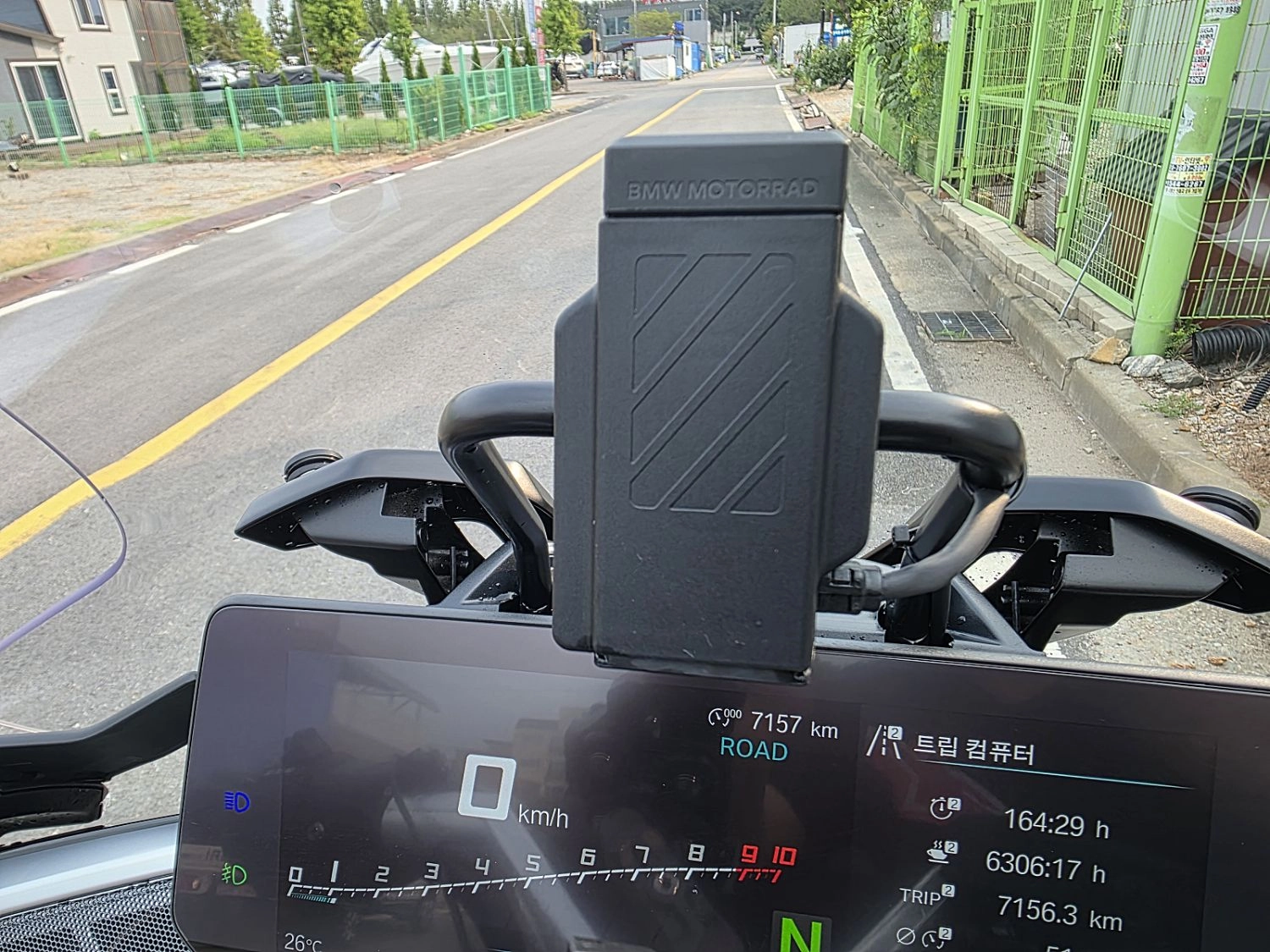 BMW R 1300 RT 2026 블랙 사진 4