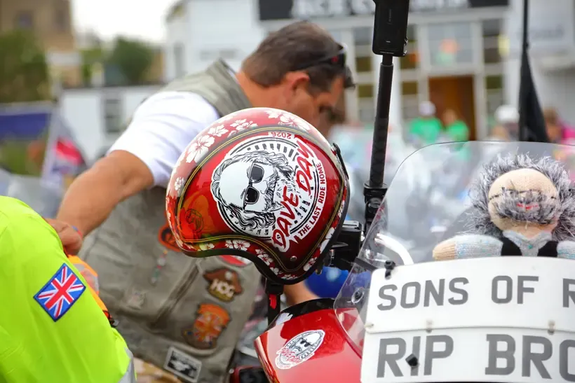 Special crash helmet honours Dave Myers
