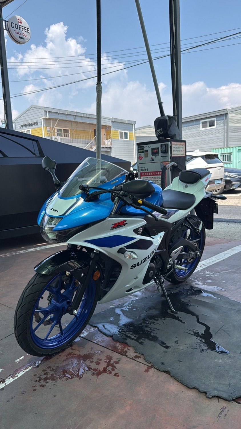 스즈키 GSX R 125 ABS main