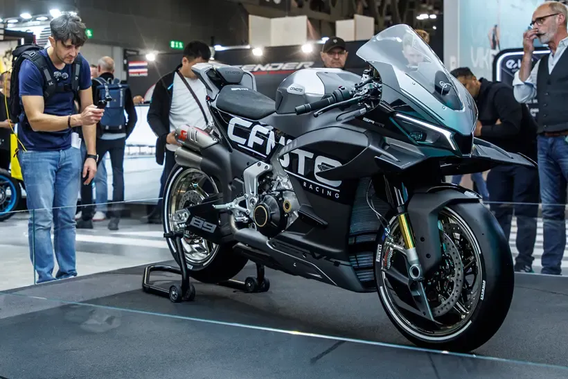 CFMoto V4 SR-RR on the stand at Eicma