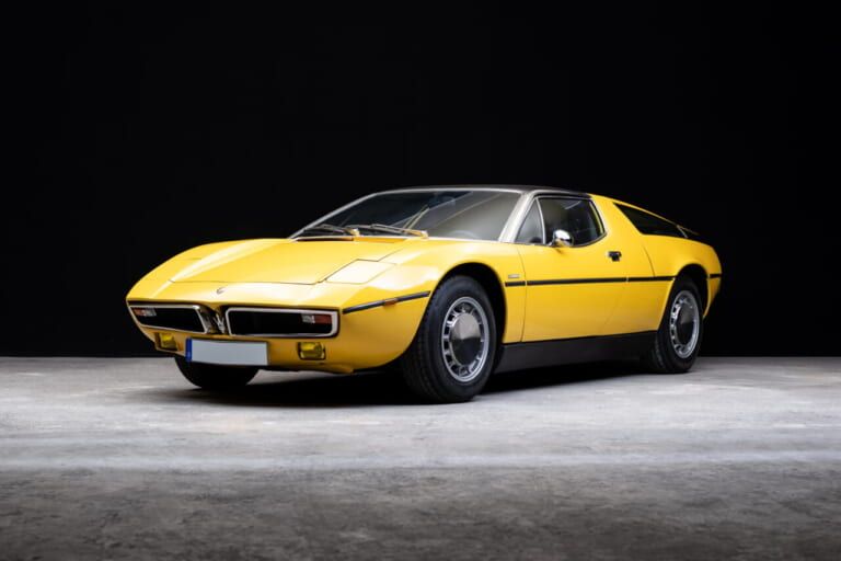 Lamborghini Miura에 자극받아 탄생한 Maserati 최초의 양산형 미드십 스포츠카 'Bora'. 총 생산 대수는 535대로 알려져 있다.