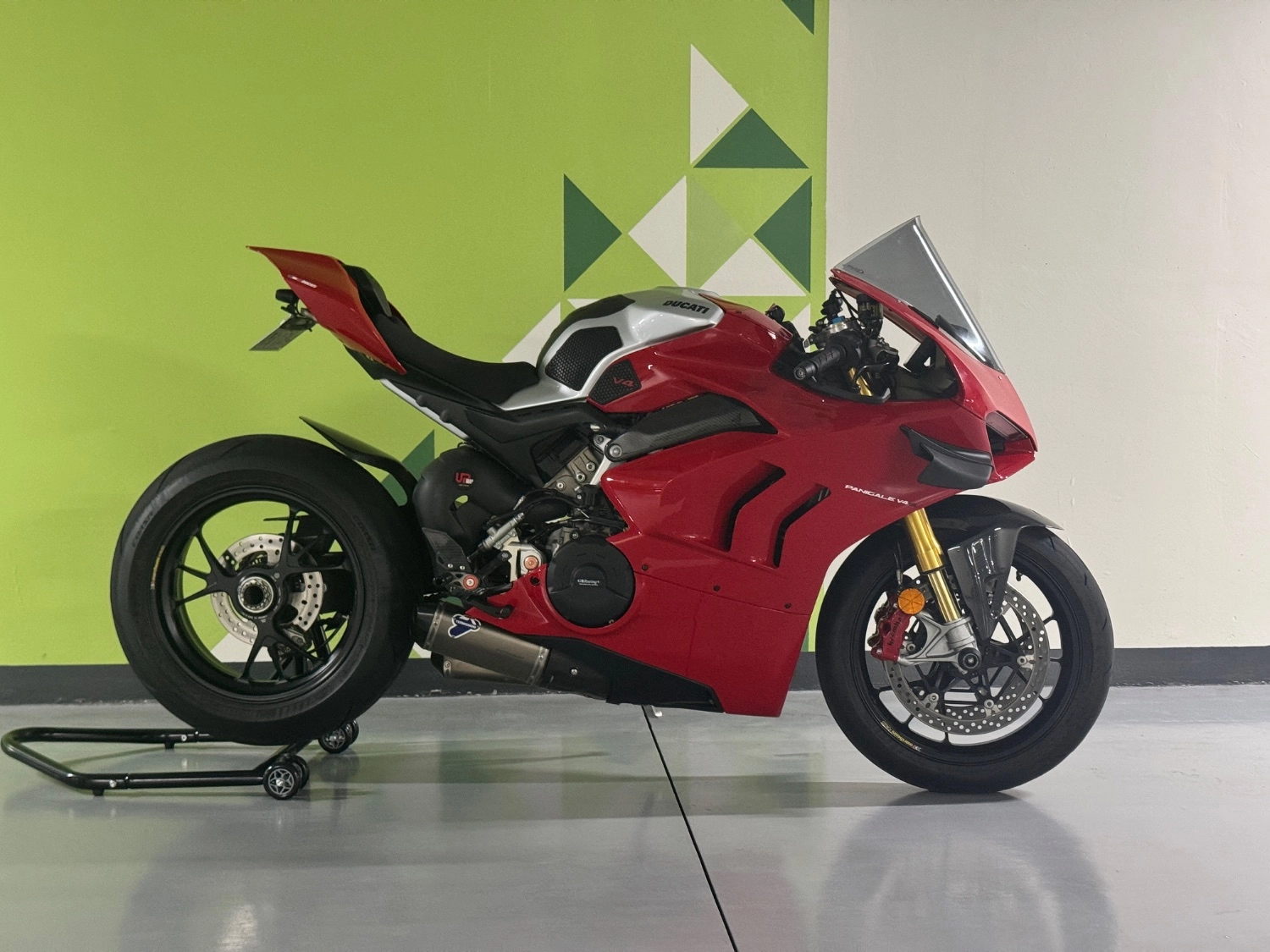 두카티 파니갈레 V4 S 2021 레드 사진 5