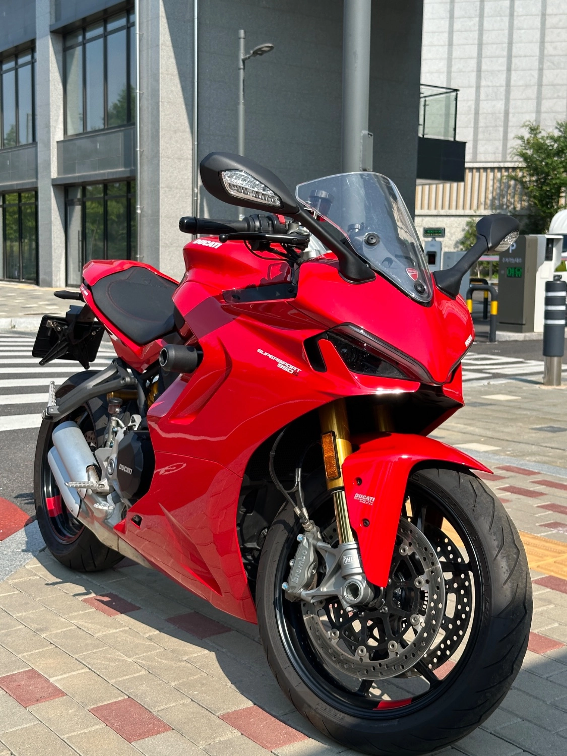 두카티 슈퍼스포츠 950 S 2023 레드