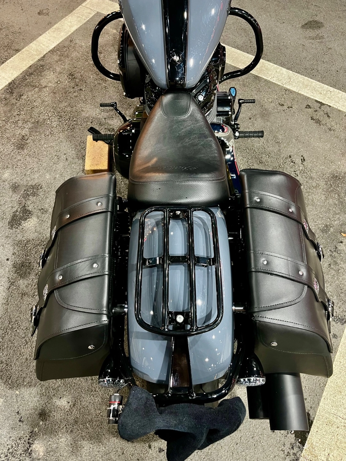 인디언모터사이클 치프 다크 호스 2022 블랙 사진 7