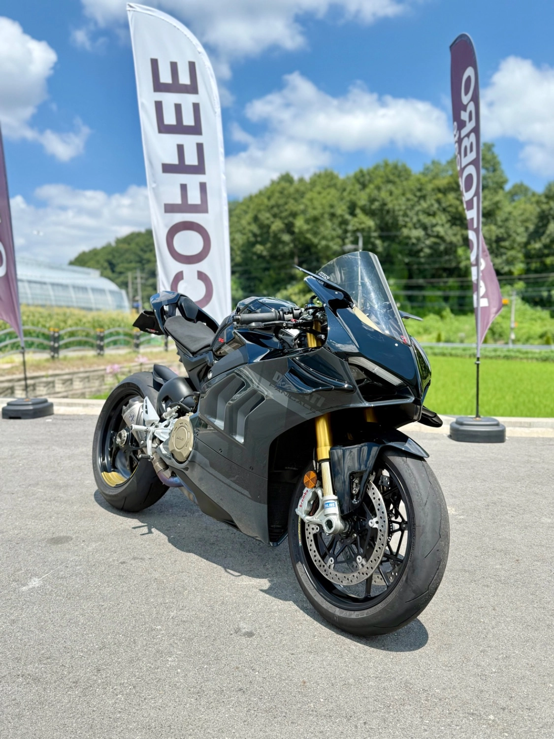 두카티 파니갈레 V4 S 2021 블랙 사진 1