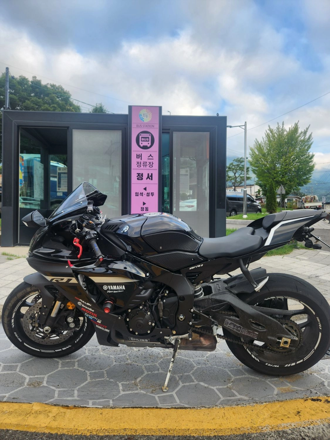 야마하 YZF R1 2024