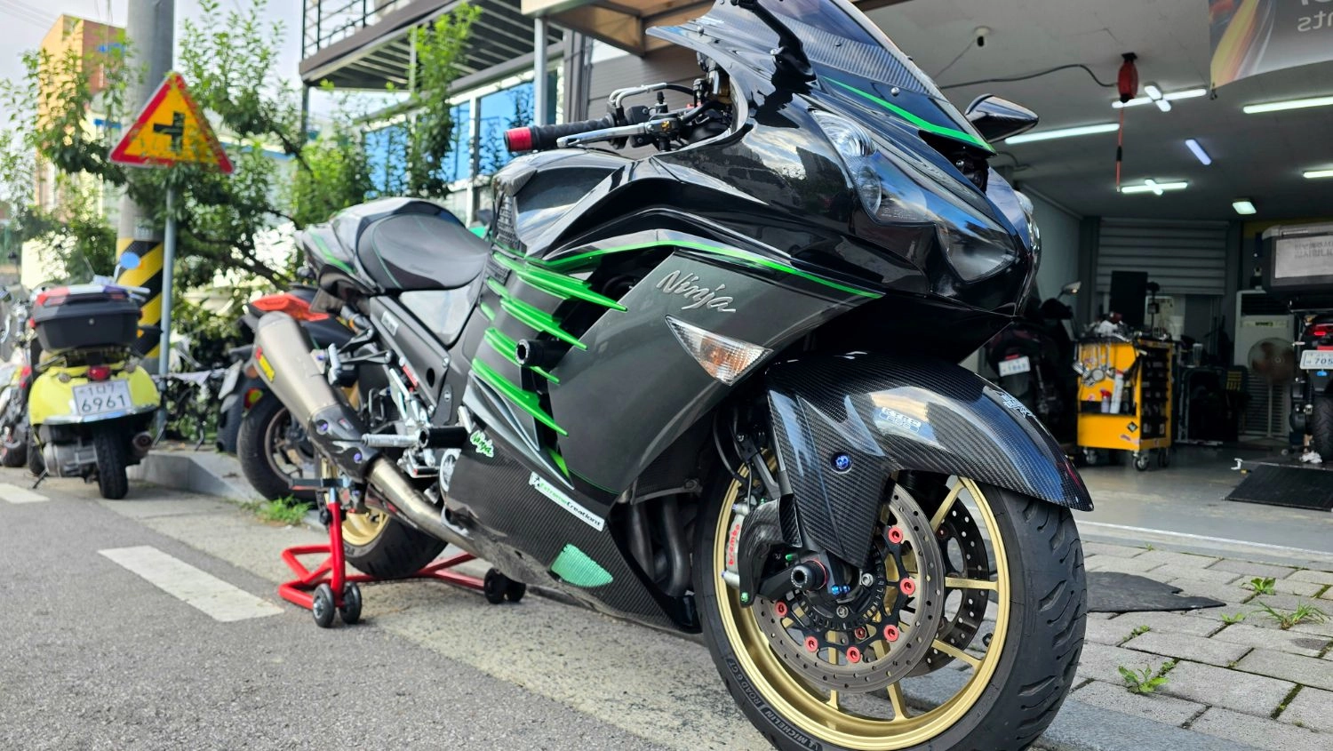 가와사키 ZZR 1400 올린즈 에디션 2019 그린 사진 4