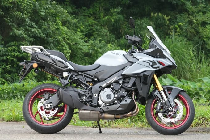 【スズキ GSX-S1000GX試乗記】“餃子”じゃないんだから、“ハネ”をつけただけで売れるなんてことは……。いや、そうではないのです! 04画像
