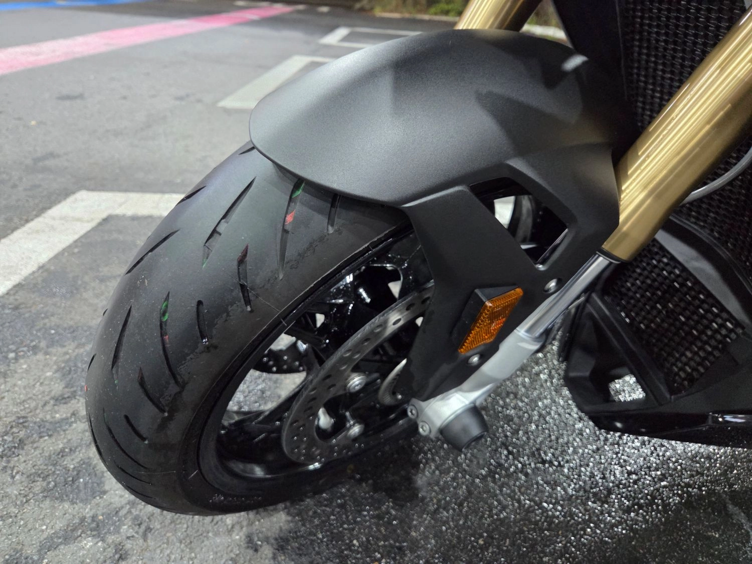 BMW S 1000 R 2026 블랙 사진 8