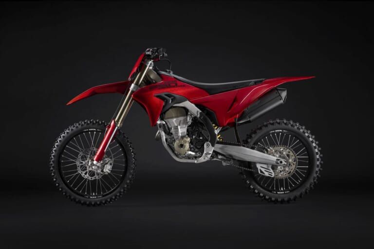 Ducati Desmo250 MX｜レブリミット1万5000回転の咆哮! ドゥカティが放つ103kgの軽量ウェポン。ガチ・モトクロッサー「Desmo250 MX」が登場