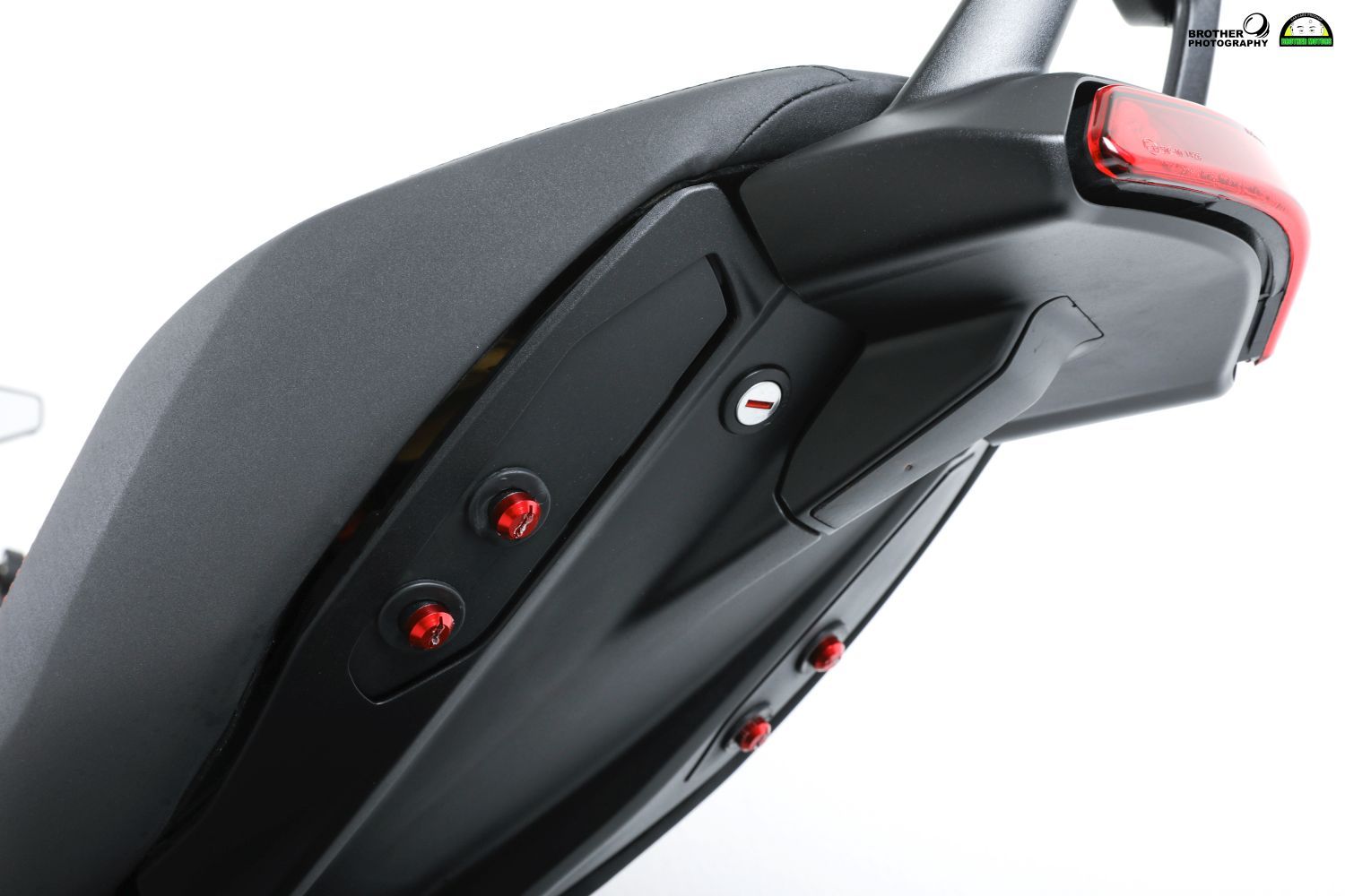 두카티 디아벨 1260 S more