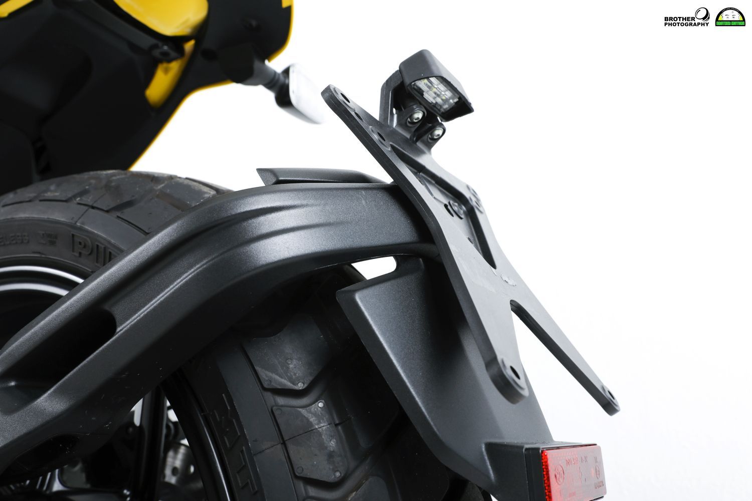 두카티 스크램블러 아이콘 more