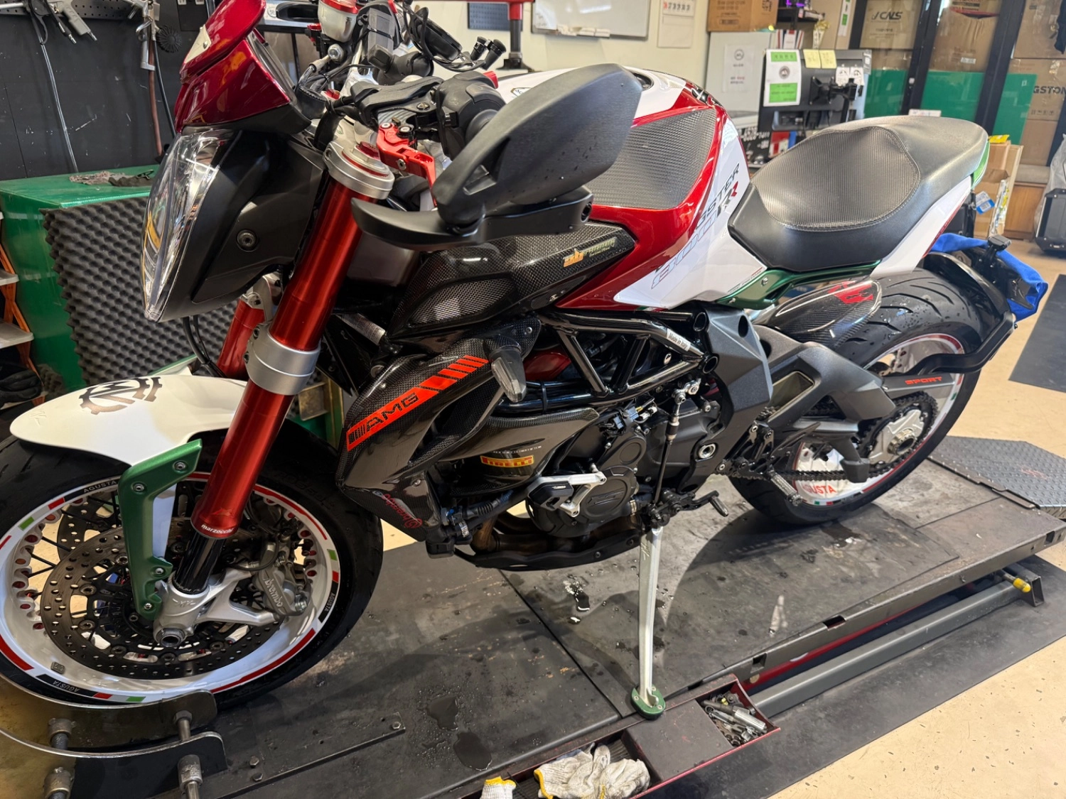 MV아구스타 드랙스터 800 RR 2015 블랙 사진 4