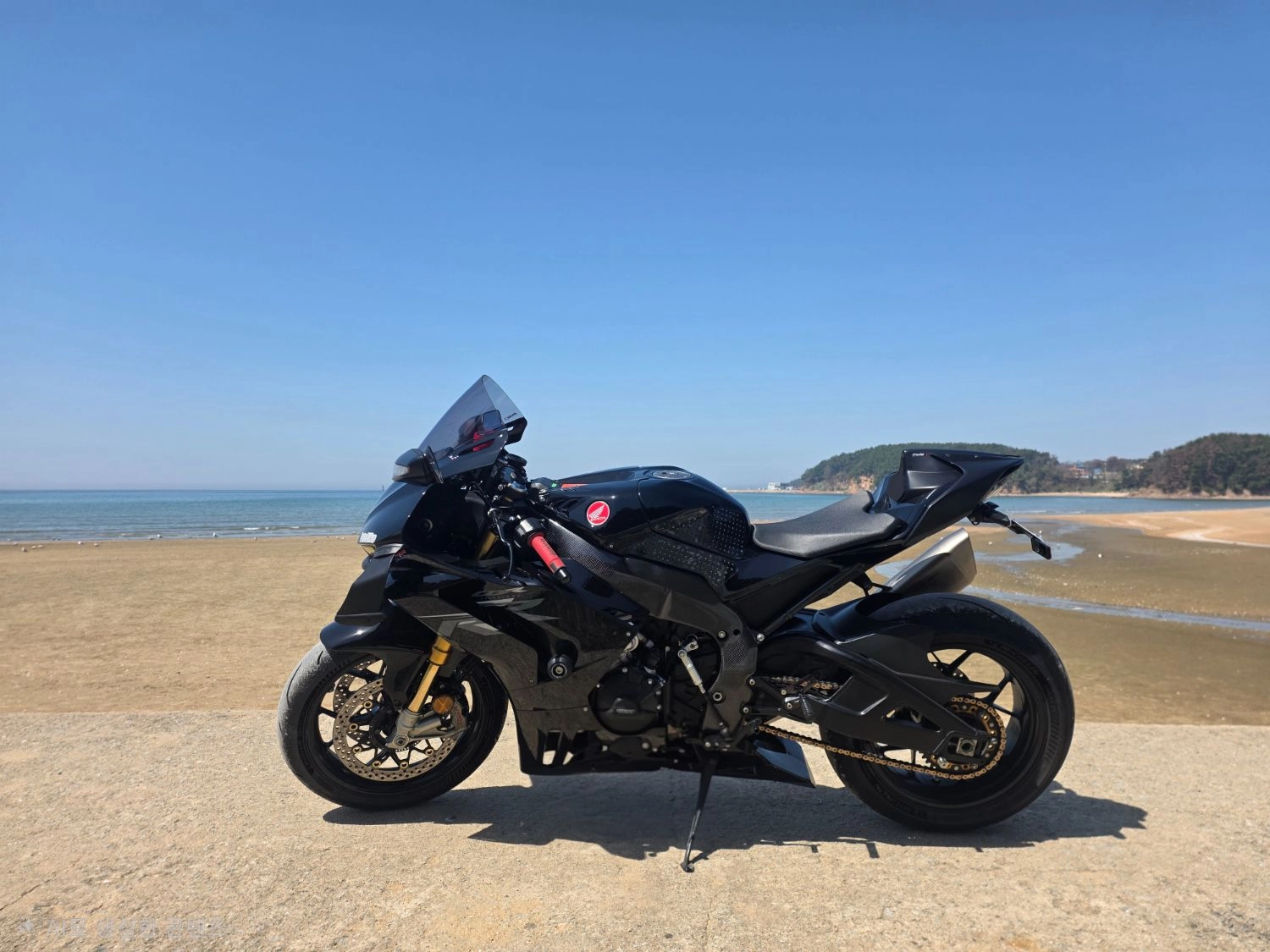 혼다 CBR 1000 RR-R 파이어블레이드 SP 2021 블랙 사진 2