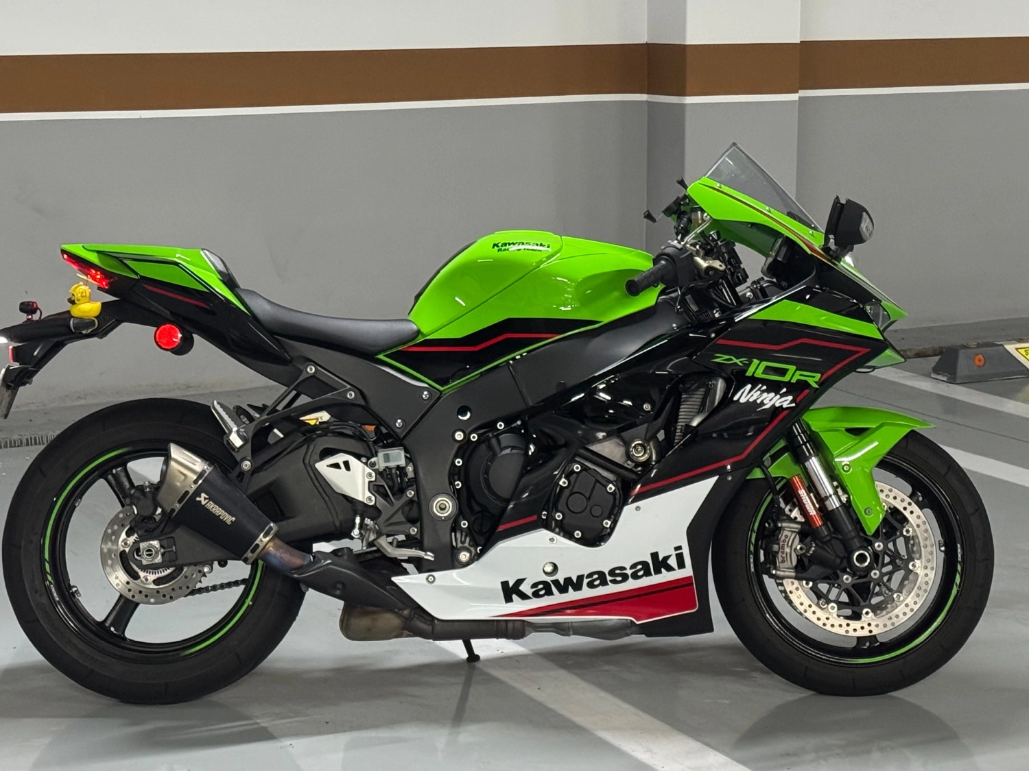 가와사키 닌자 ZX 10 R 2021 그린 사진 3