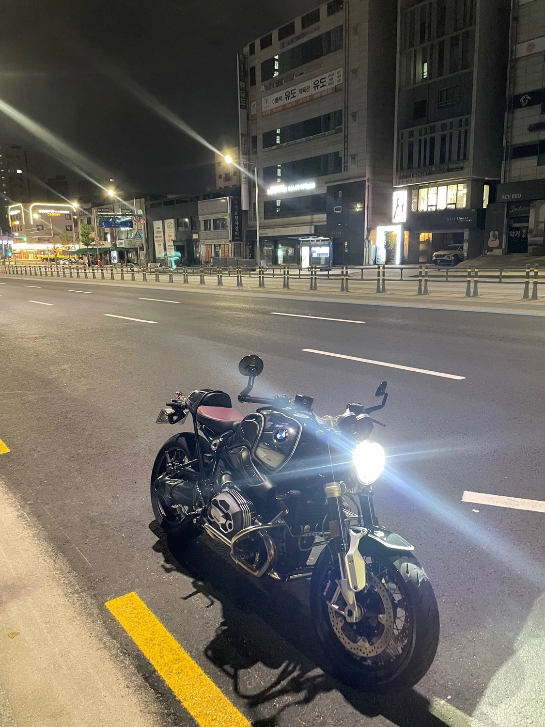 BMW R nine T 2023 블랙 사진 2