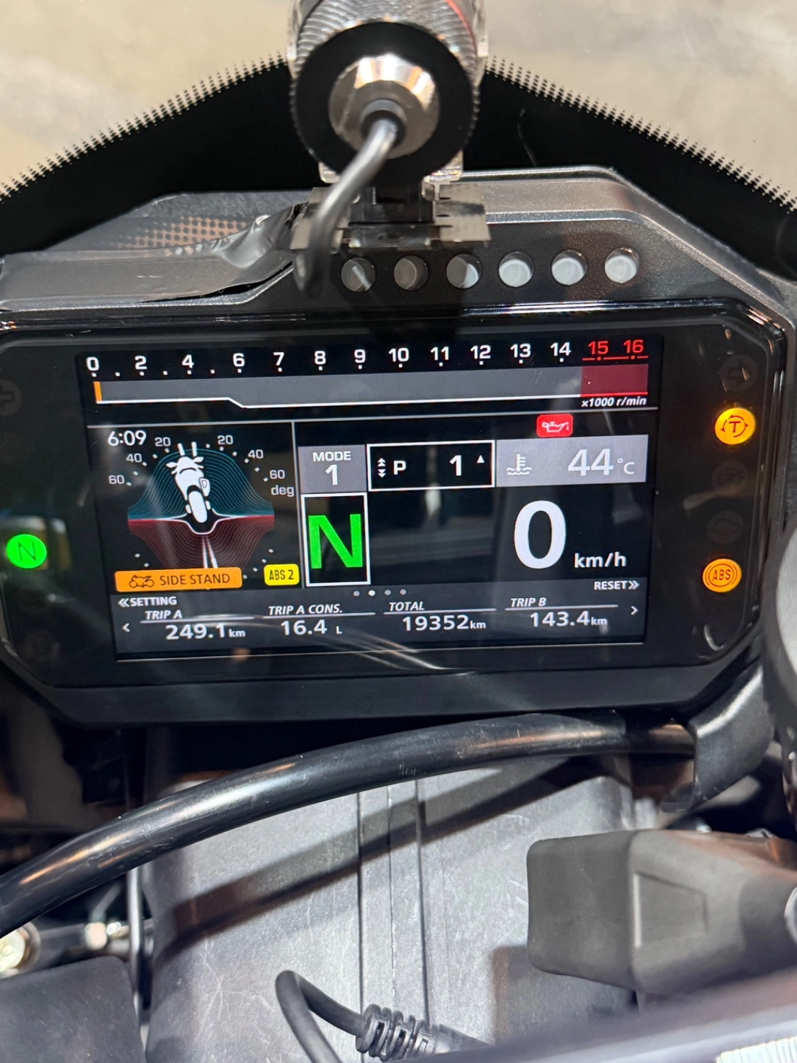 혼다 CBR 1000 RR-R 파이어블레이드 SP 2021 블랙 사진 2