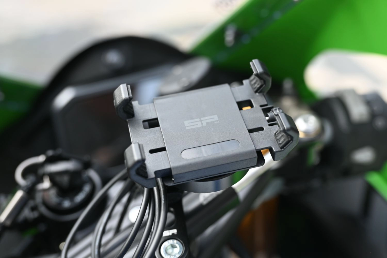 가와사키 닌자 ZX 10 R 2024 그린 사진 8