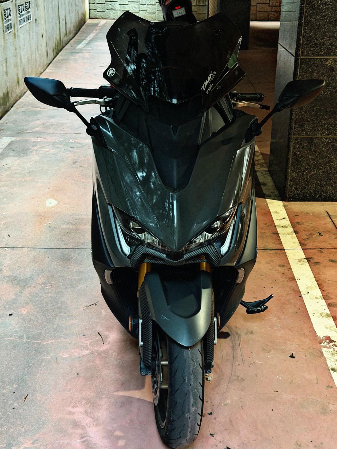 야마하 TMAX 560 main