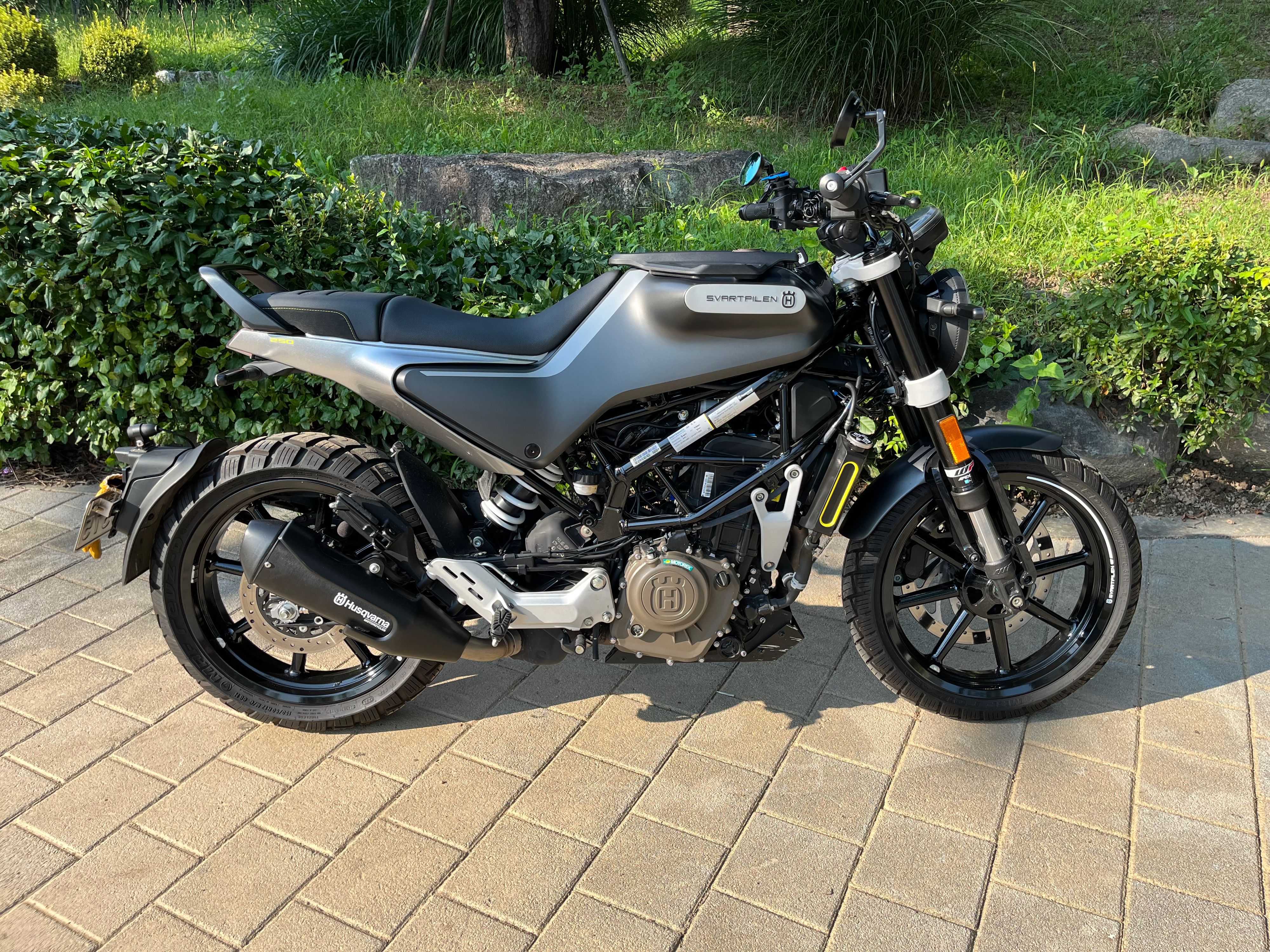 허스크바나 스바르트필렌 250 main