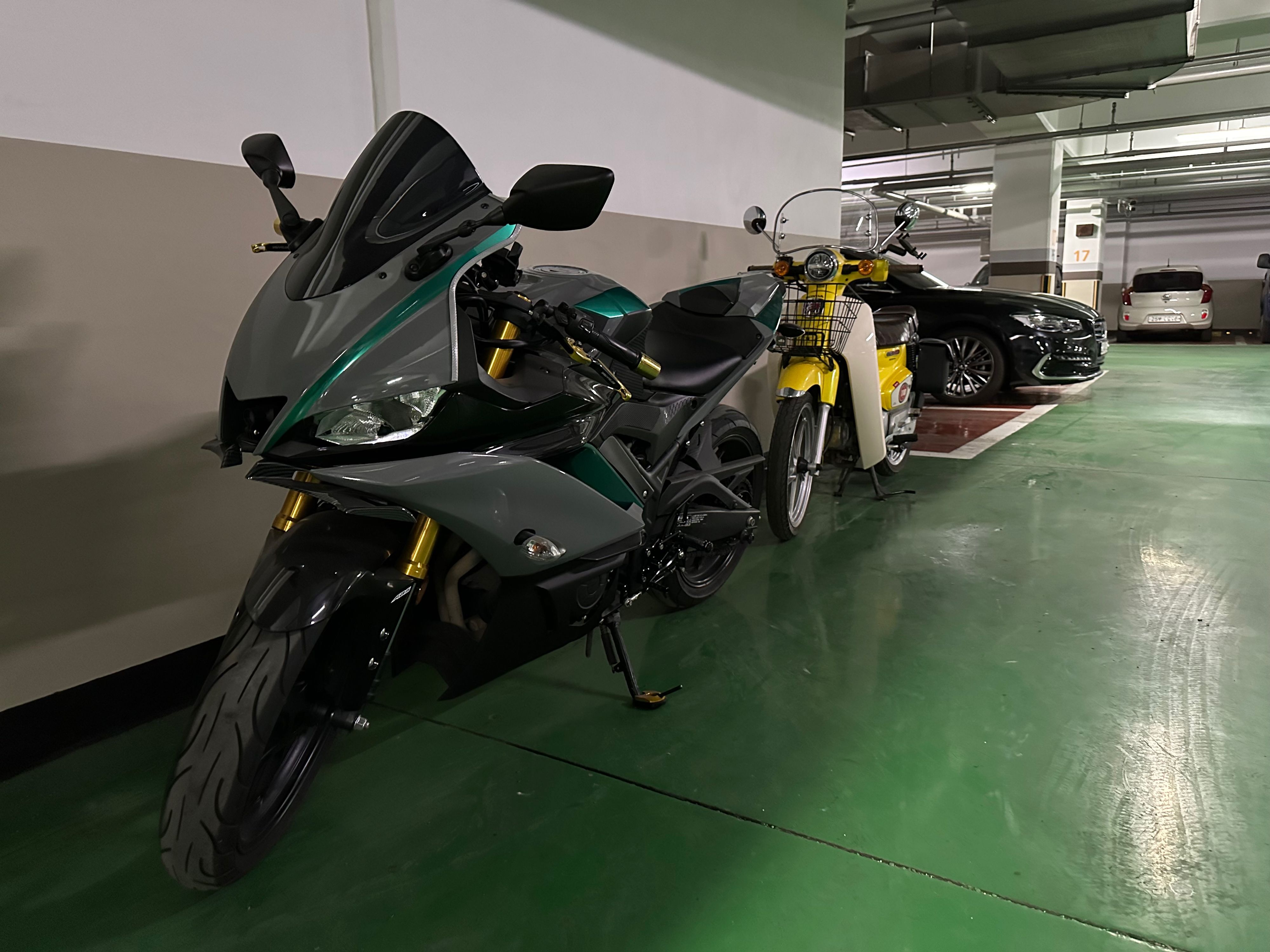 야마하 YZF R3 thumb 2